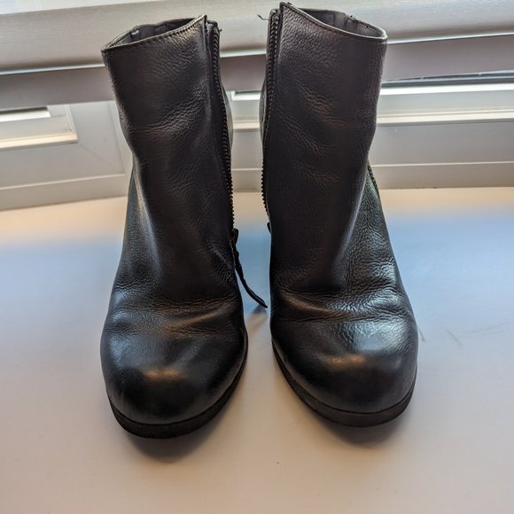 Leather Booties with Chunky Heel  Kenneth Cole Reaction  Size 7.5 M - Picture 4 of 8
